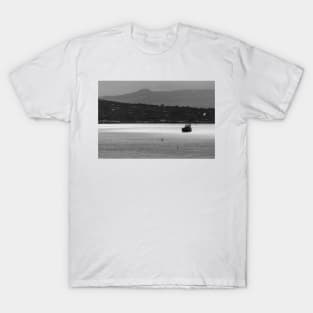 Howth Cliffs, Dublin, Ireland, black and white T-Shirt